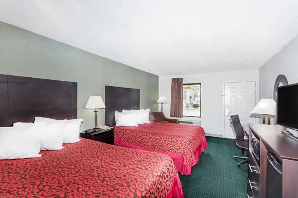  - Days Inn Hendersonville - I-26, Exit 49