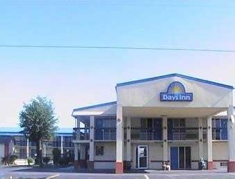 Exterior view - Days Inn Okmulgee
