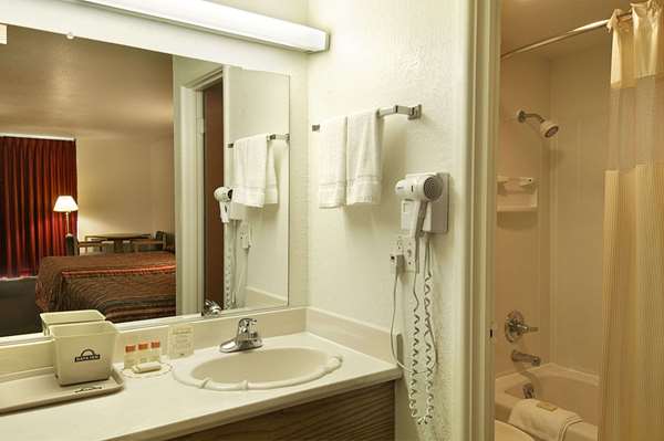 - Days Inn Okmulgee
