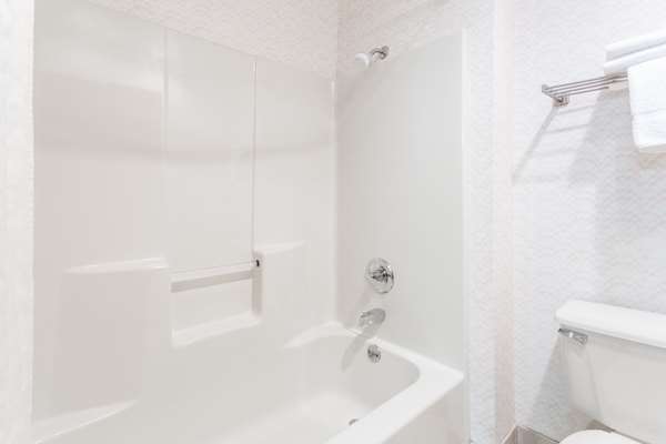  - Days Inn East Springfield