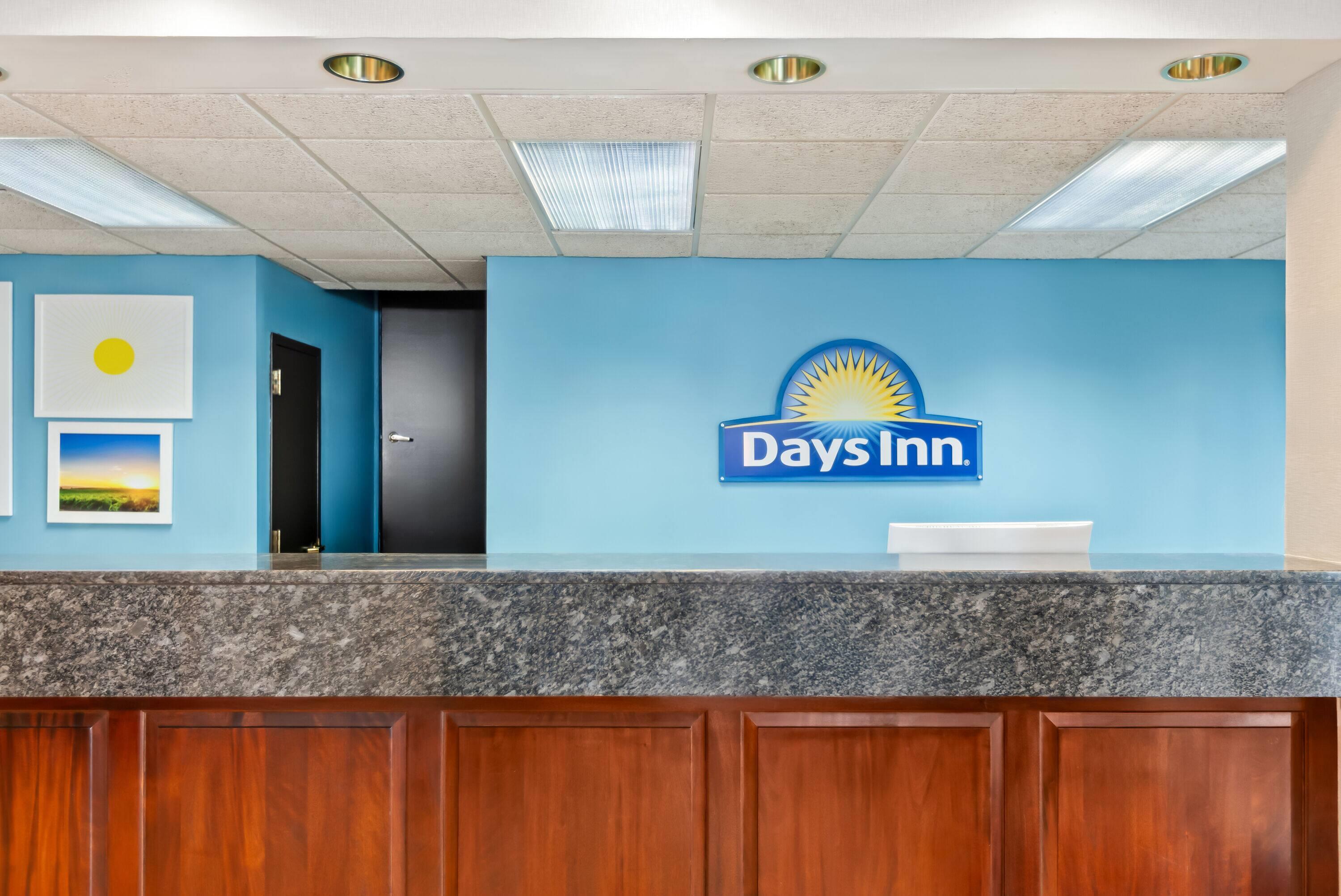 Reception | Days Inn by Wyndham Saint Pauls