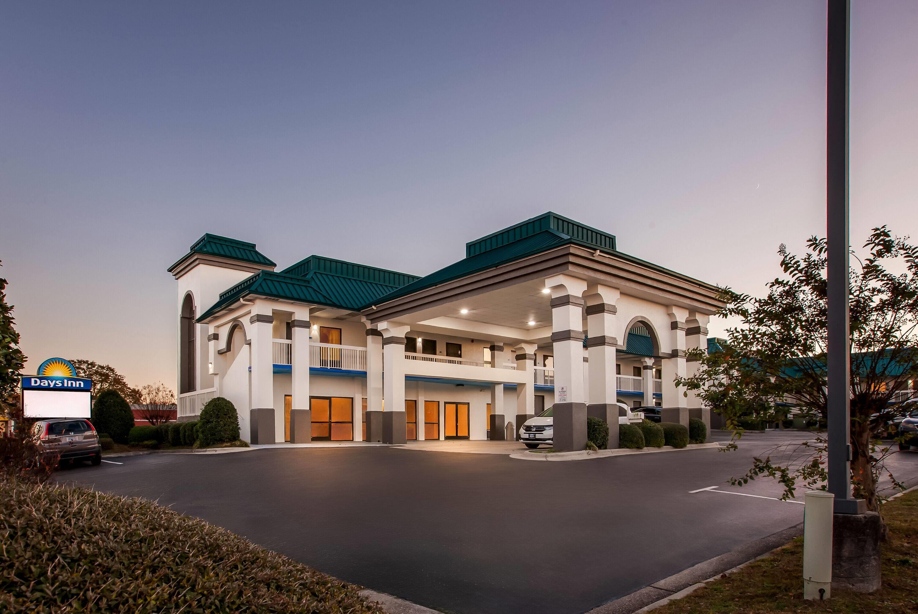 Exterior | Days Inn by Wyndham Saint Pauls
