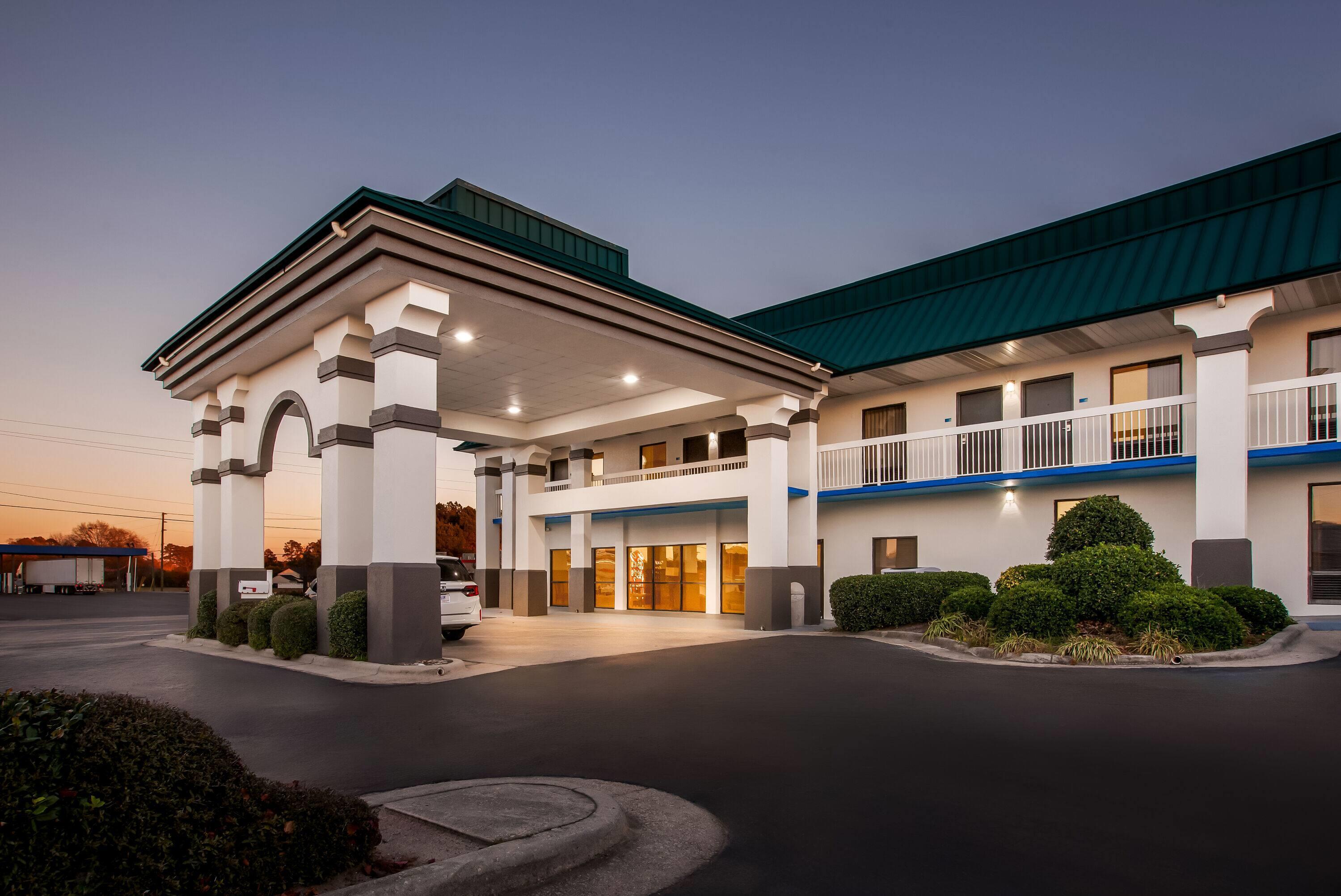 Exterior | Days Inn by Wyndham Saint Pauls