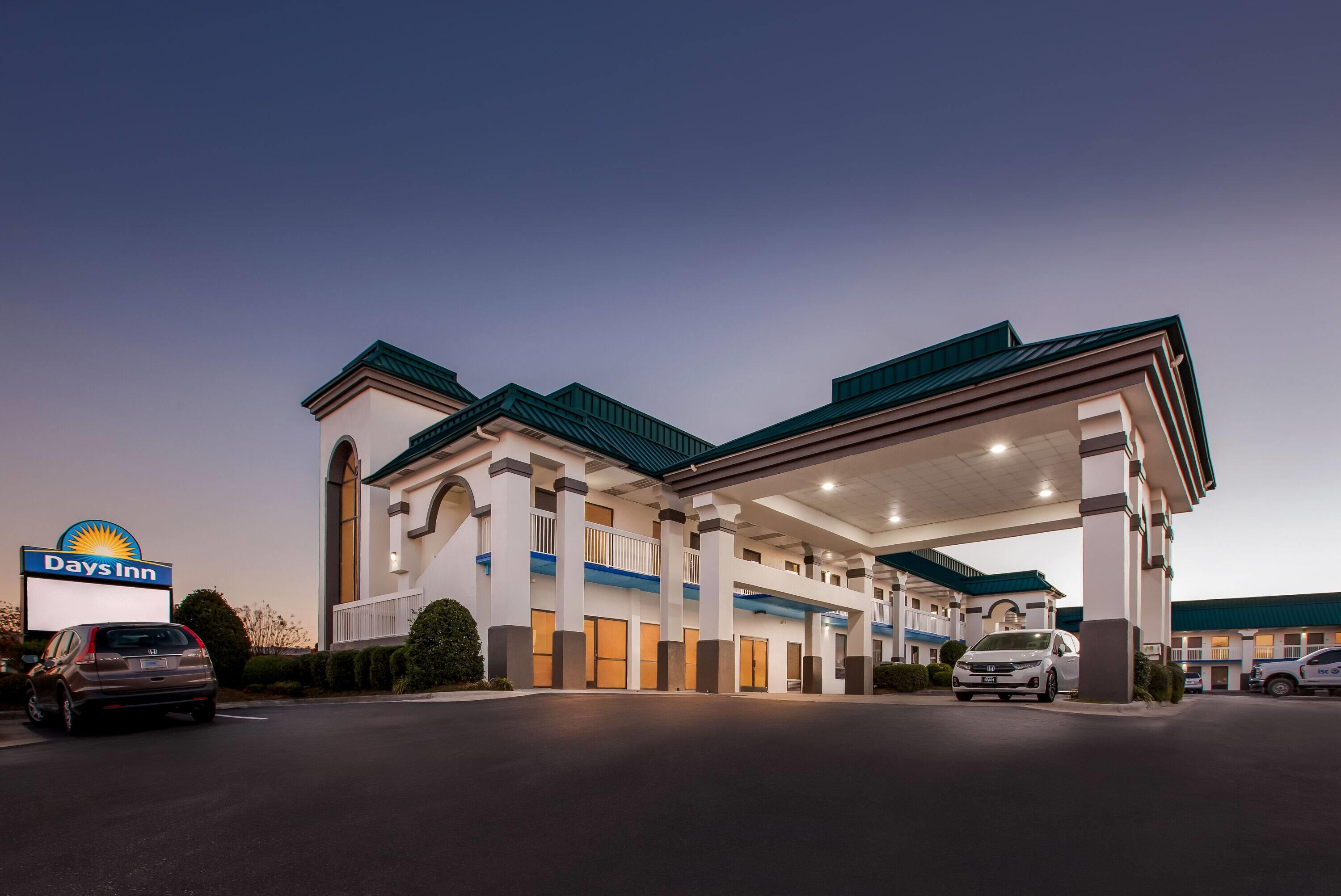 Exterior | Days Inn by Wyndham Saint Pauls