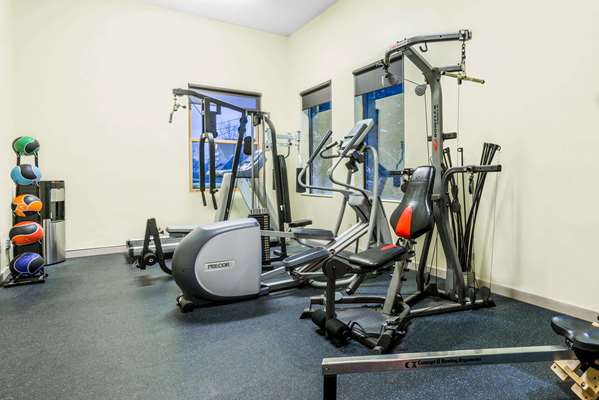 Fitness/ Exercise Room - Days Inn Carbondale
