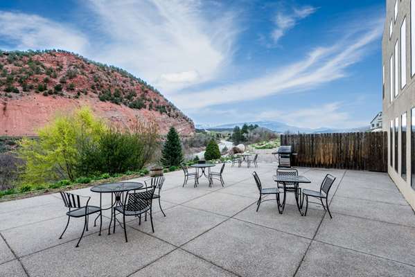  - Days Inn Carbondale