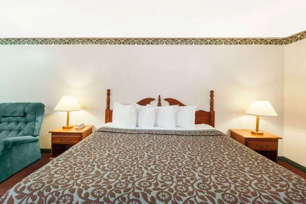  - Days Inn Erick - I-40, Exit 7