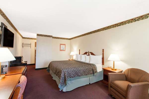  - Days Inn Erick - I-40, Exit 7