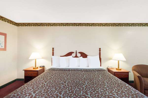  - Days Inn Erick - I-40, Exit 7