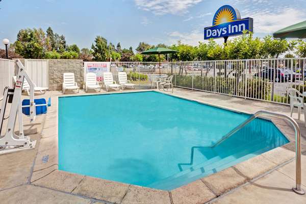 Pool - Days Inn Whittier