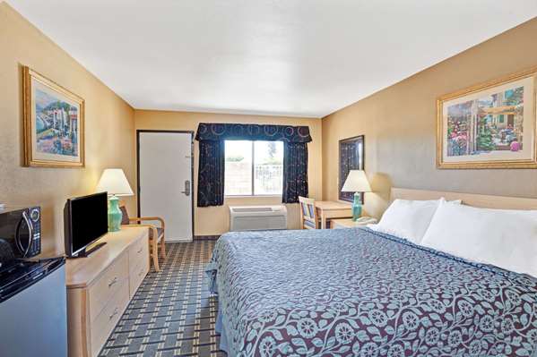 Suite - Days Inn Whittier