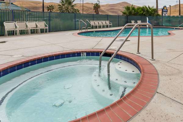 Pool - Days Inn Westley - I-5, Exit 441