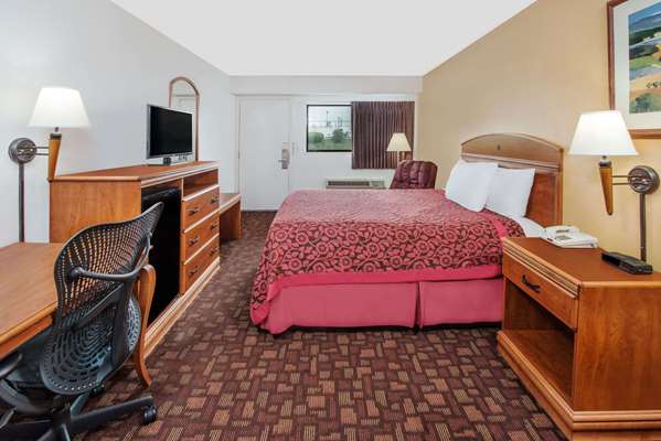  - Days Inn Kingdom City - I-70, Exit 148