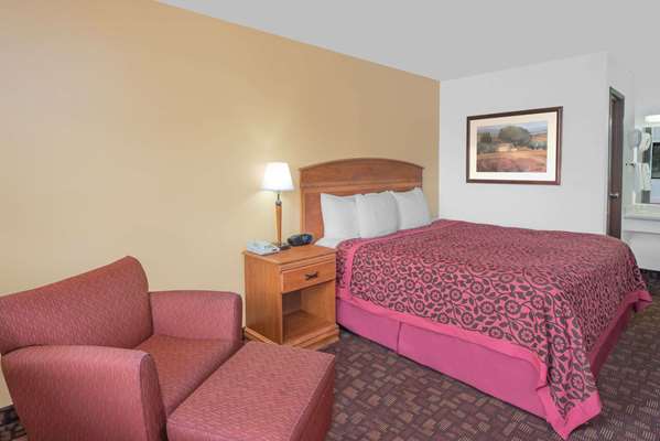  - Days Inn Kingdom City - I-70, Exit 148