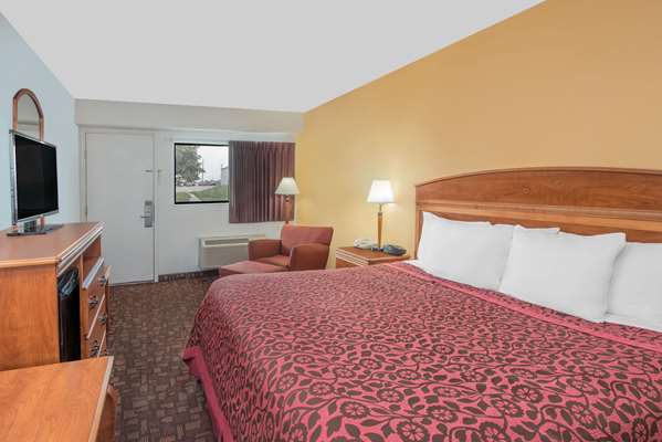  - Days Inn Kingdom City - I-70, Exit 148
