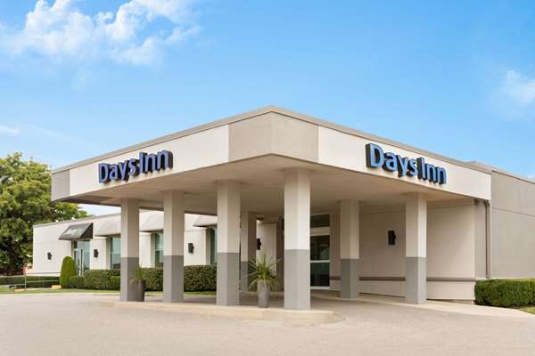 Exterior view - Days Inn London