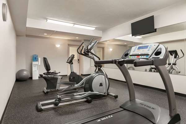 Fitness/ Exercise Room - Days Inn London