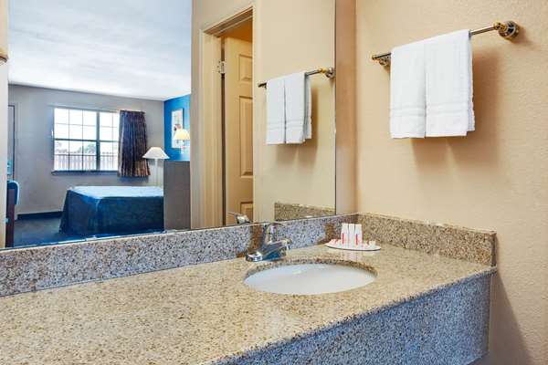  - Super 8 Motel Terrell - I-20, Exit 501