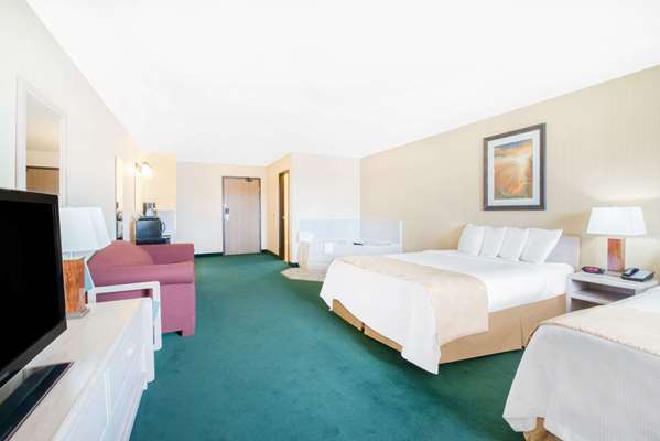  - Days Inn Fargo Airport-Dome Suites