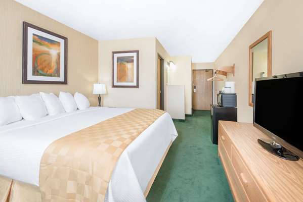  - Days Inn Fargo Airport-Dome Suites