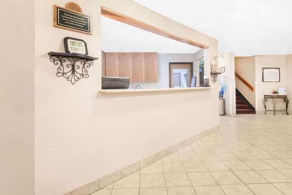  - Days Inn Fargo Airport-Dome Suites