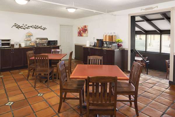 Restaurant - Days Inn Brantford