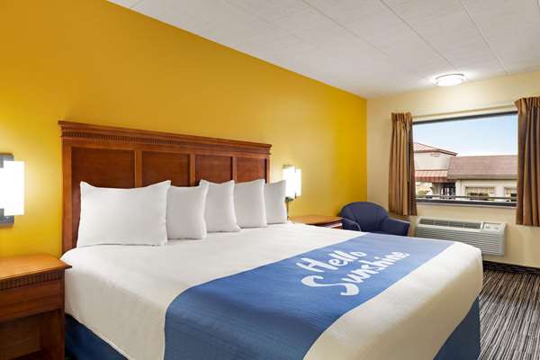  - Days Inn Oak Ridge