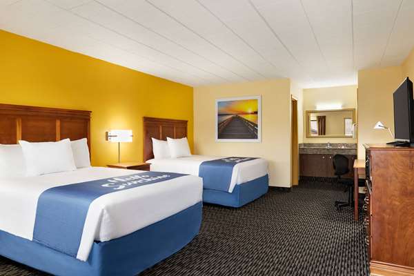  - Days Inn Oak Ridge
