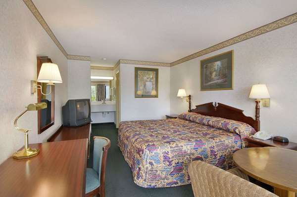  - Days Inn Cartersville