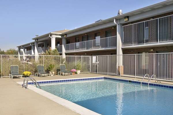 Pool - Days Inn Kuttawa - I-24 & I-69, Exit 40