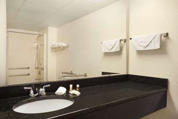  - Days Inn Kuttawa - I-24 & I-69, Exit 40