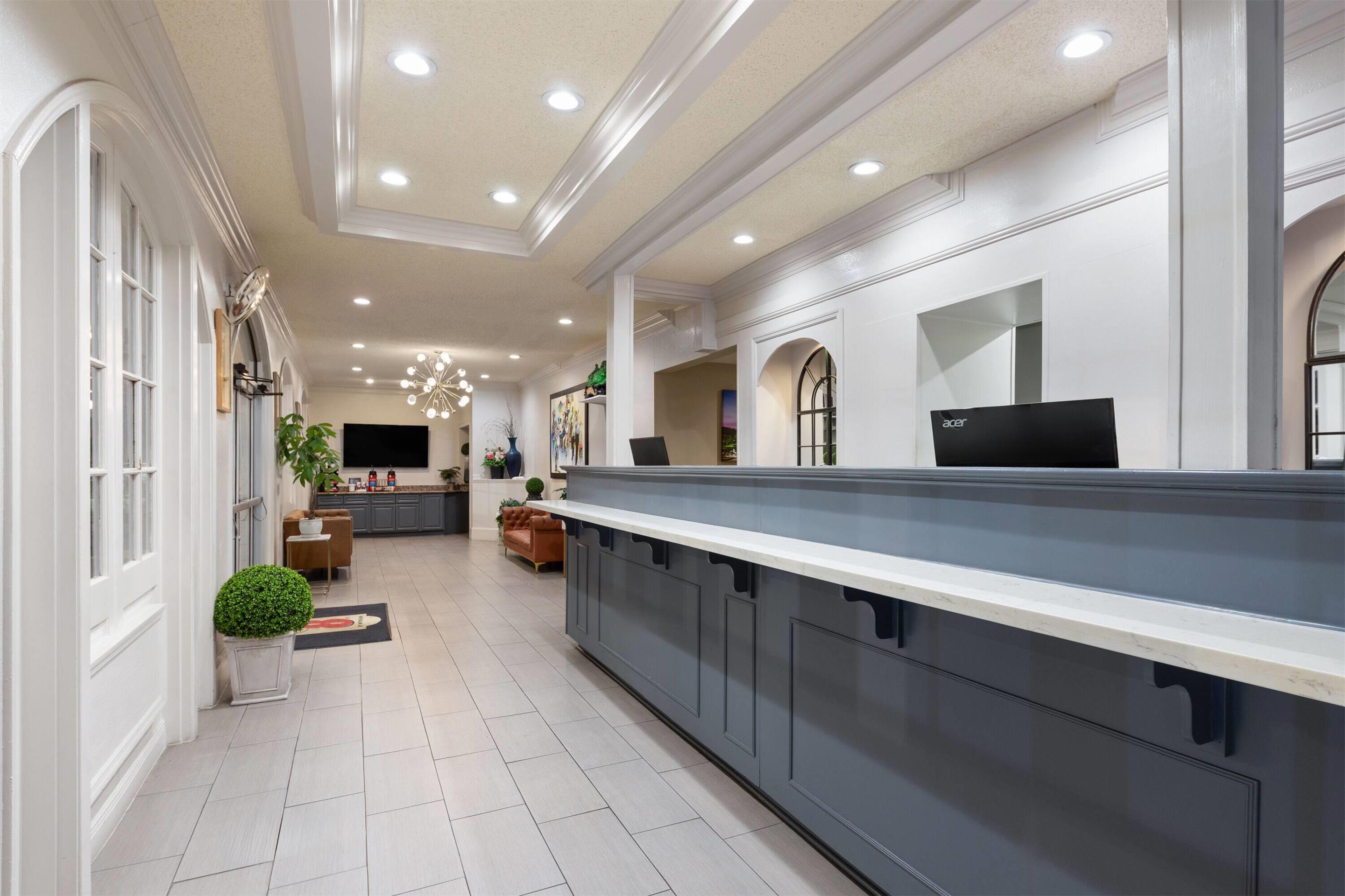 Lobby | Super 8 by Wyndham New Orleans