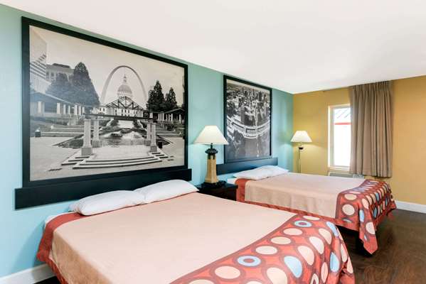  - Super 8 Motel Fenton