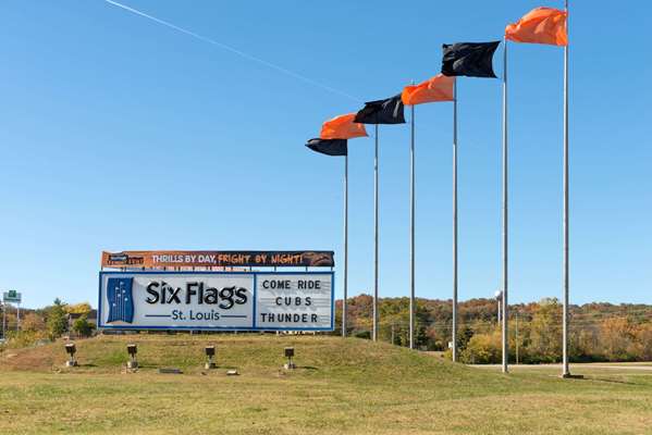  - Super 8 Motel Fenton