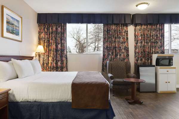 Suite - Days Inn Brockville