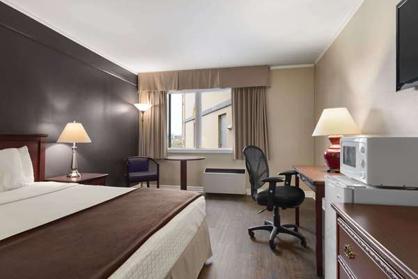  - Days Inn Brockville