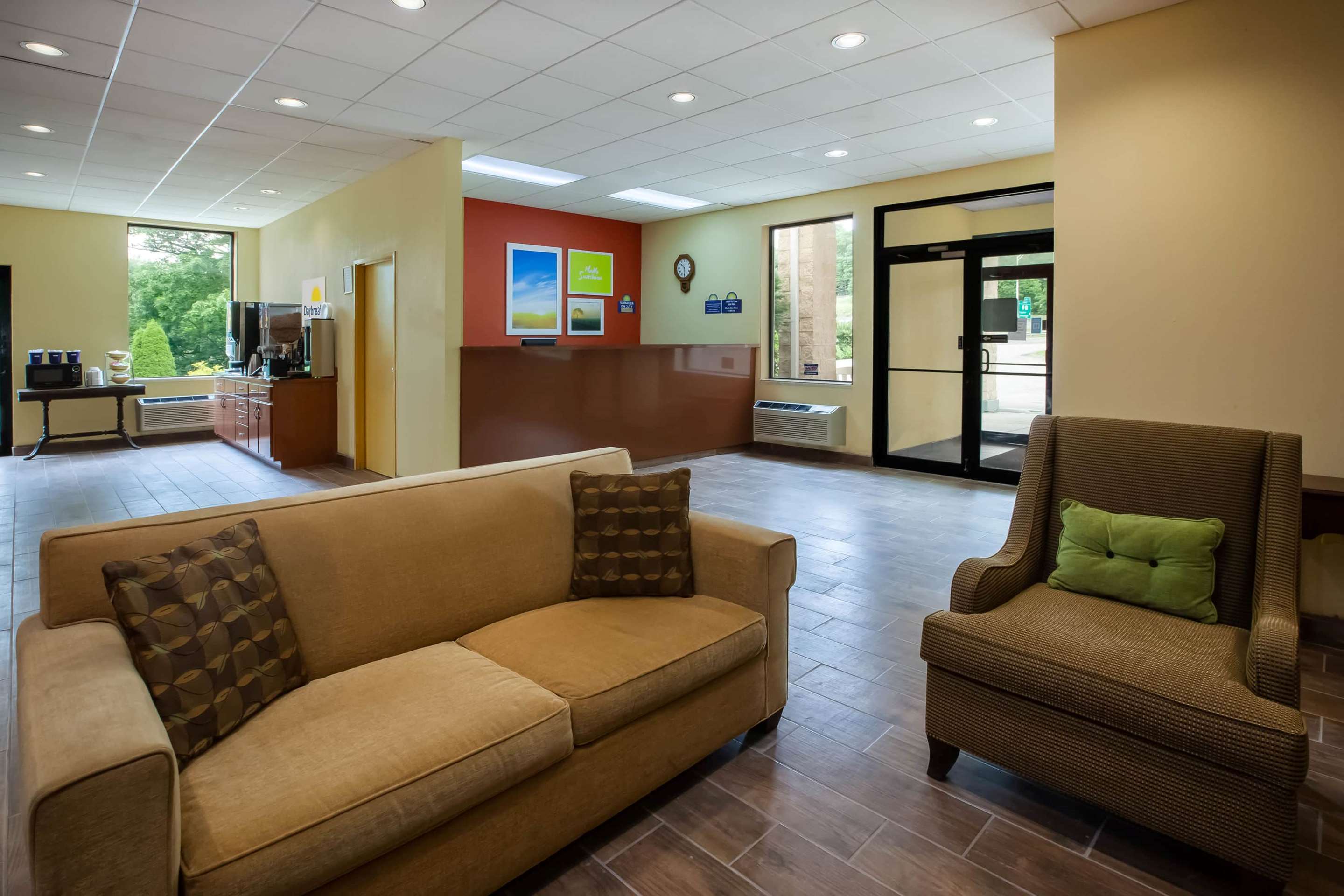 Lobby | Days Inn by Wyndham Donegal