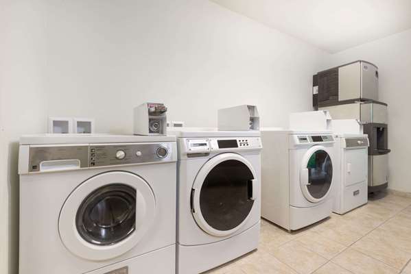 Amenities - Days Inn Worland