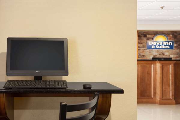 Conference Area - Days Inn & Suites Commerce