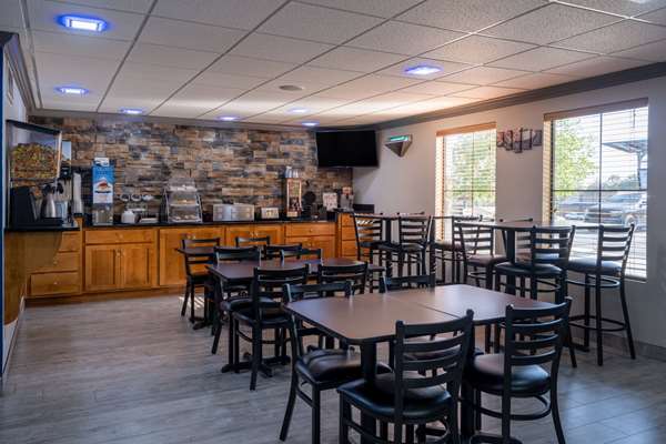  - Days Inn & Suites Commerce