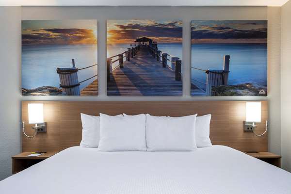  - Days Inn & Suites Commerce