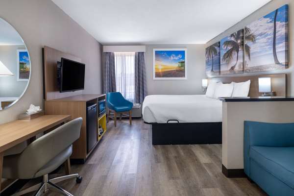 Suite - Days Inn & Suites Commerce