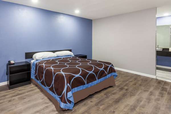  - Super 8 Motel Visalia