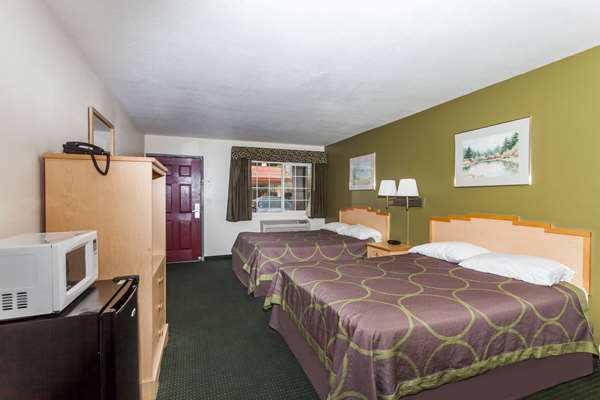  - Super 8 Motel Visalia