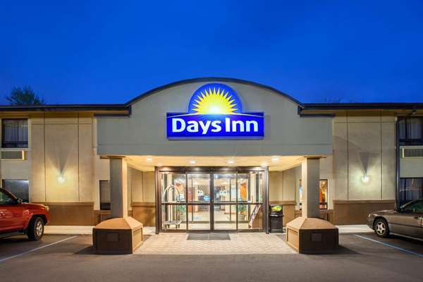 Exterior view - Days Inn Iselin