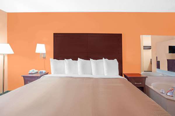 Suite - Days Inn Moulton