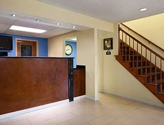 Lobby | Days Inn by Wyndham Lancaster PA Dutch Country