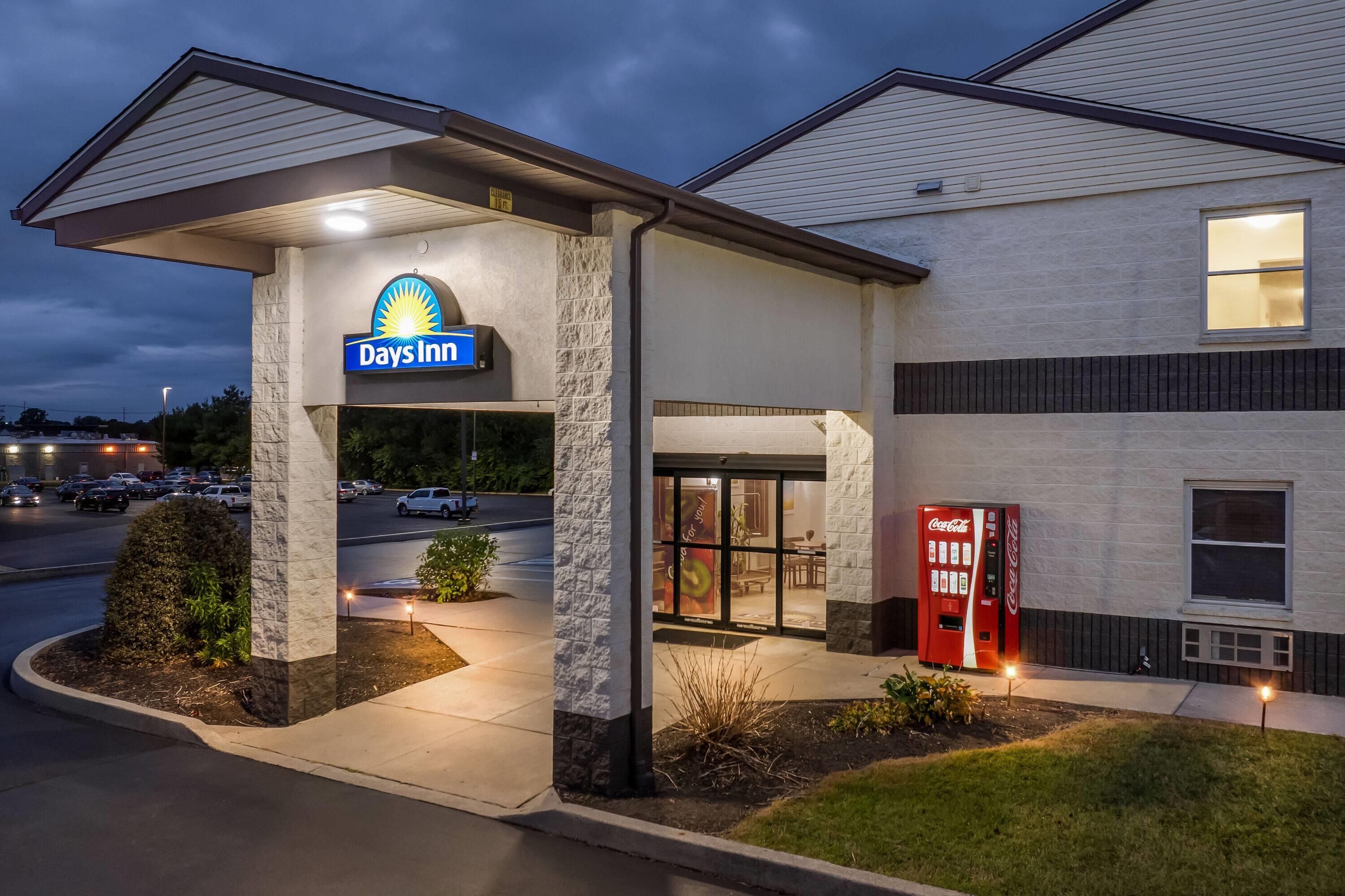 Exterior | Days Inn by Wyndham Lancaster PA Dutch Country