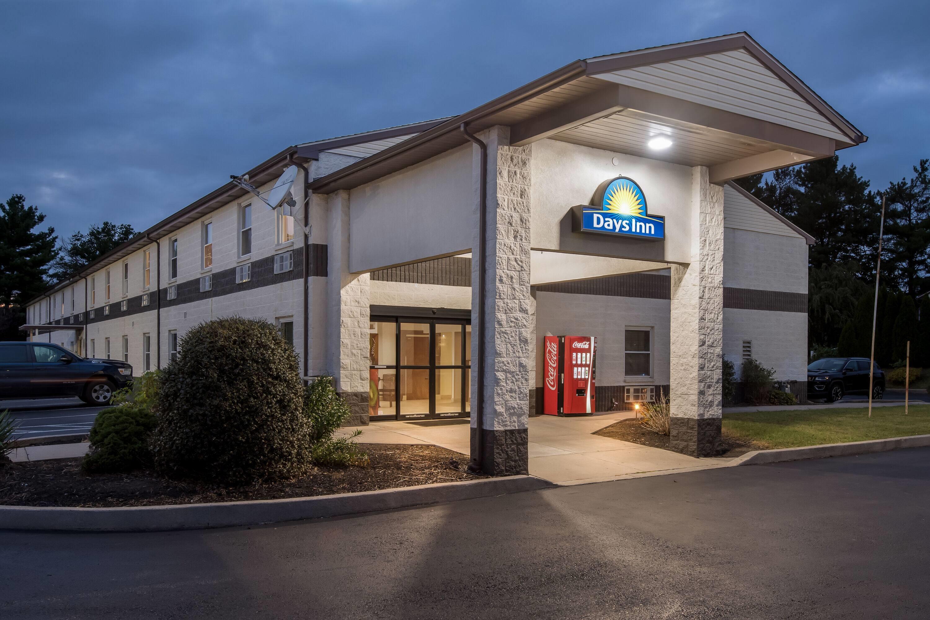 Exterior | Days Inn by Wyndham Lancaster PA Dutch Country