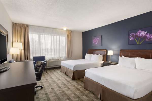  - Days Inn Montreal Airport St Laurent